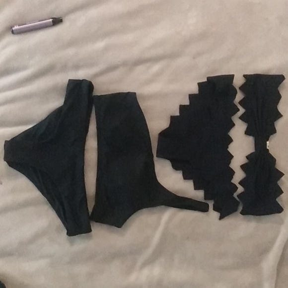 Bathing suits from ex sml, to ex lrg,, blouses, pants both from ex sml to ex lrg - Picture 4 of 16